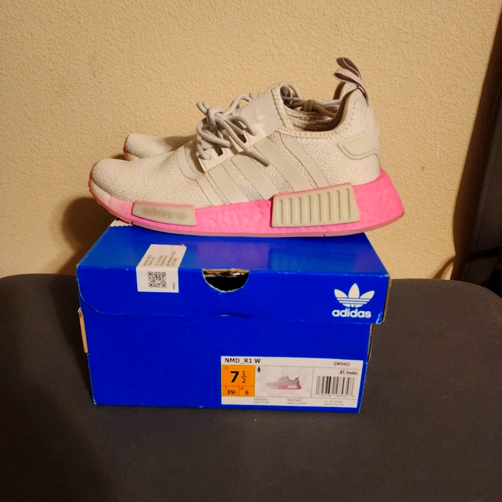 Adidas Sz 7.5 Women's